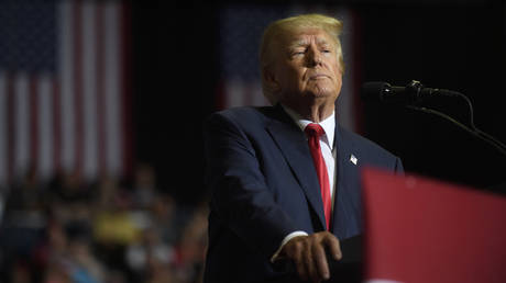 Трамп подал в суд на CNN за клевету — RT World News