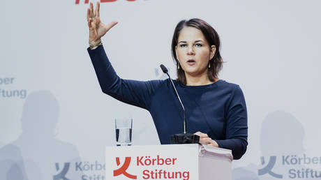 Высокопоставленный немецкий дипломат выдвинул ультиматум украинским территориям — RT World News