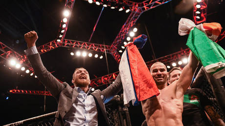 Российский одноклубник подал на Конора МакГрегора в суд из-за спора о виски — RT Sport News