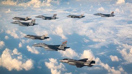 Израиль и США проводят учения, имитирующие удары по Ирану — RT World News