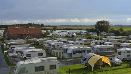 Немецкий город разместит украинских беженцев в трейлерах Z — Bild — RT World News