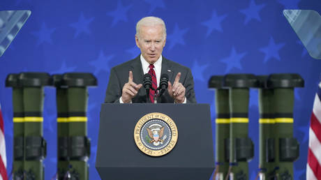 США почти удвоили продажи оружия союзникам в 2022 году — СМИ — RT World News