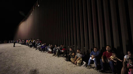 Верховный суд оставил в силе еще одно пограничное правило эпохи Трампа — RT World News