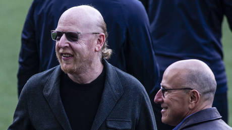 Владельцы «Манчестер Юнайтед» провели переговоры с потенциальными инвесторами из Саудовской Аравии и Катара — СМИ — RT Sport News