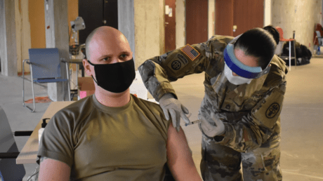 Законодатели США надеются отменить мандат Пентагона на вакцины — RT World News