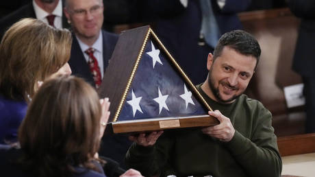 Зеленский совершает «поездку в голливудском стиле» для пропаганды «прокси-войны» — Москва — RT Россия и бывший Советский Союз