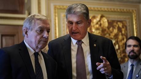 Демократы упрекают Байдена за секретные документы — RT World News