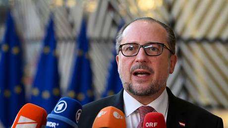 Дипломат страны ЕС предостерегает от чрезмерности санкций против России — RT World News