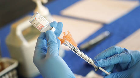 FDA обдумывает ежегодные уколы Covid — RT World News