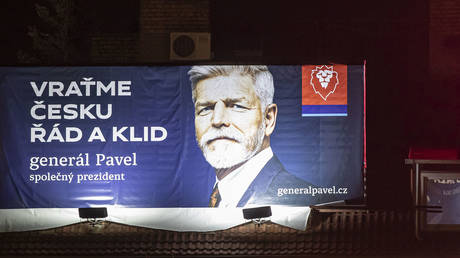 Экс-командующий НАТО побеждает на президентских выборах в Чехии — RT World News