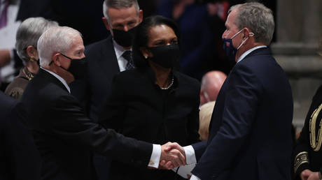 У Украины мало времени — бывшие чиновники США — RT World News