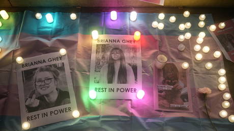 Двум подросткам предъявлено обвинение в убийстве трансгендерной девушки — RT World News