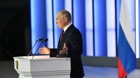 Год спустя, вот как украинский конфликт меняет мировой порядок — RT World News