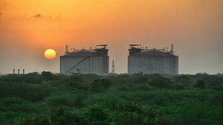 Индия и Россия отказываются от доллара в энергетической сделке — «Новатэк» — RT Business News