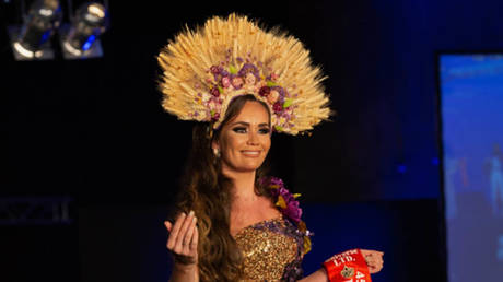 Предпринимательница стала первой россиянкой, выигравшей «Миссис Вселенная» — RT Россия и страны бывшего СССР