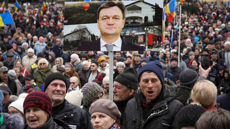 Соседка Украины хочет вывести российских миротворцев — RT Россия и бывший Советский Союз