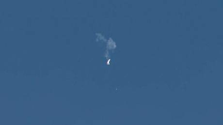 США сбили китайский «шпионский шар» — RT World News