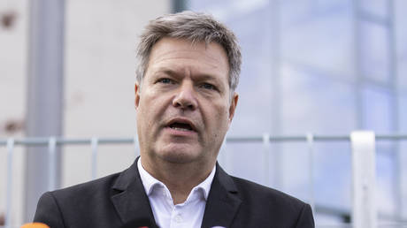 Страна ЕС подводит черту к истребителям для Украины — RT World News