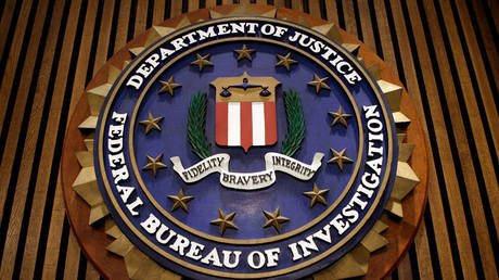 Американцы арестованы за якобы помощь России — RT World News