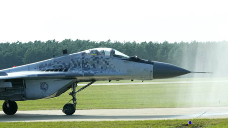 Два члена ЕС предлагают Украине самолеты — RT World News