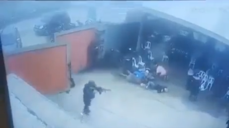 Губернатор убит во время встречи с избирателями — RT World News