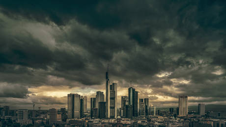 Рецессия приближается к крупнейшим западным экономикам — Fitch — RT Business News