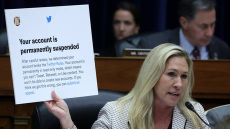 Twitter разъясняет политику в отношении «языков насилия» — RT World News