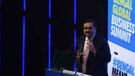 Индийский конгломерат, связанный с Моди, отвечает на обвинения западных СМИ в мошенничестве — RT India