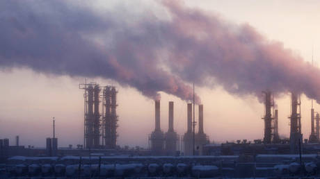 Немецкий энергетический гигант уходит из России — RT Business News