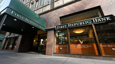 Опасения по поводу банковского кризиса в США нарастают из-за борьбы крупных кредиторов — RT Business News