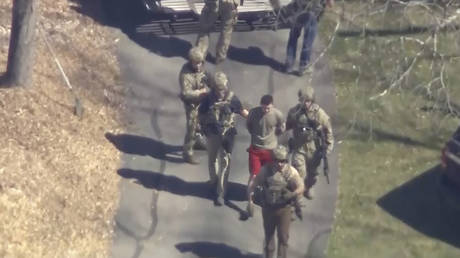 Руководители подразделения предполагаемого разоблачителя Пентагона отстранены от работы — СМИ — RT World News