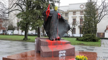 Поляк напал на Папу Римского из-за сексуального скандала — RT World News