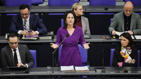 Зеленые своей внешней и энергетической политикой тянут Германию вниз — RT World News