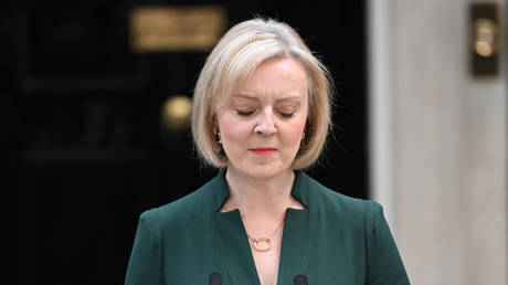 Бывший премьер-министр Великобритании оспаривает счет на 15 000 долларов за «пропавшие» предметы — RT World News