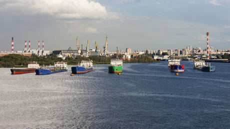 Экспорт российской нефти стремительно растет — МЭА — RT Business News