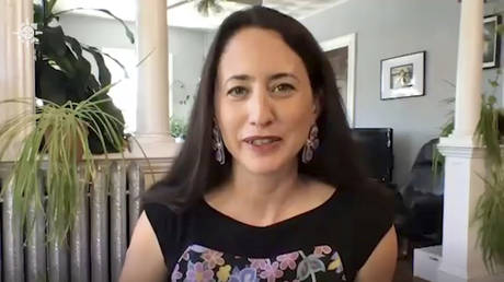 Либеральный университет призвали уволить фальшивого профессора из числа коренных американцев — RT World News