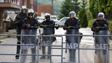 НАТО направит дополнительные войска в Косово после столкновений — RT World News