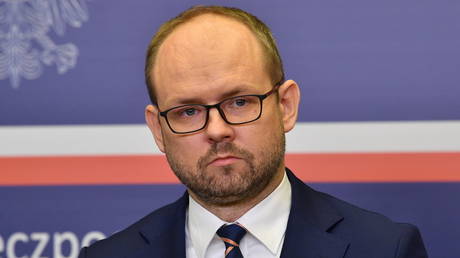 Польша объяснила план репараций с России — RT World News