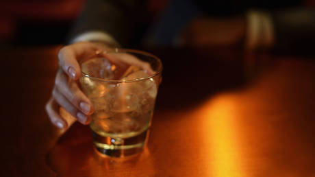 Последний звонок для популярных западных спиртных напитков в России — RT Business News