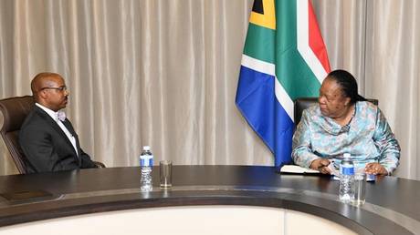 Посол США призвал разъяснить свои «извинения» ЮАР — RT Africa