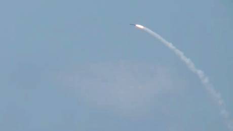 Россия начала крупномасштабную атаку на военно-промышленные объекты Украины — RT Россия и бывший Советский Союз