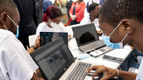 ДР Конго изложила планы сотрудничества с Россией в сфере образования — RT Africa