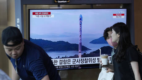 Разведка США предупреждает о ядерном «принуждении» — RT World News