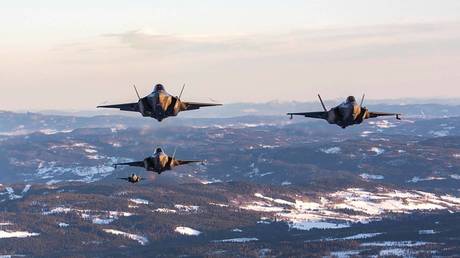 США объявили о продаже бомб члену НАТО — RT World News