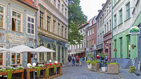 Глава гостиничного бизнеса ЕС подсчитал стоимость антироссийских санкций — RT Business News