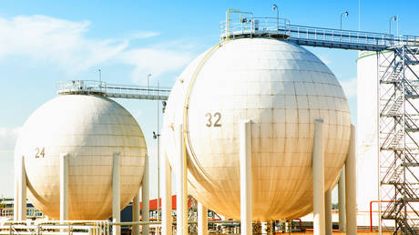 Япония предложит глобальный резерв газа на случай чрезвычайной ситуации — Bloomberg — RT Business News