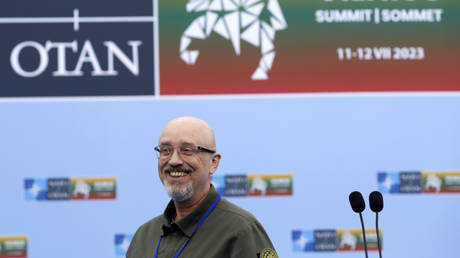 Министр обороны Украины хочет изменить закон об иностранных военных базах — RT World News