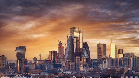 С бывшего топ-менеджера крупнейшего кредитора России сняли санкции, сообщает РБК — RT Business News