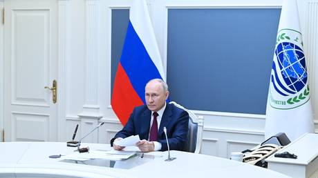 Зависимость Запада от долгов может спровоцировать новый мировой финансовый кризис — Путин — RT Business News