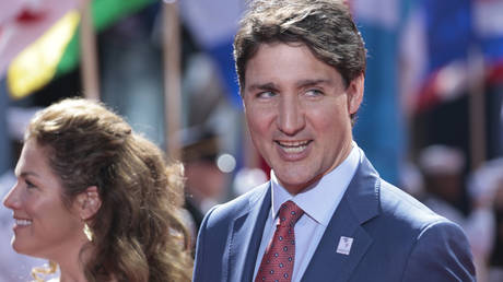 Trudeau and wife announce separation — RT World News